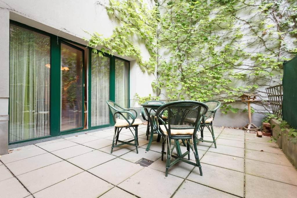 Relaxing Terrace Apartment In Lively Area Viena Exterior foto